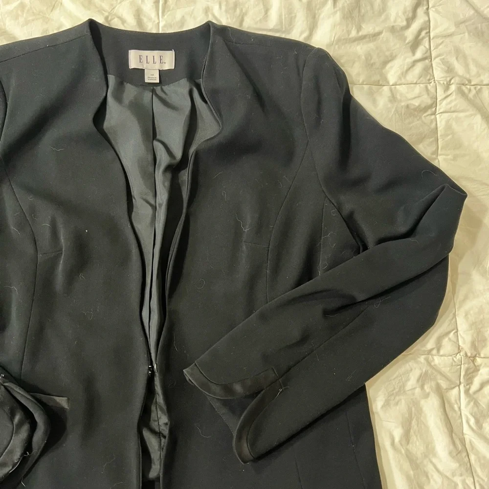 Elle Women's Black Blazer Scalloped